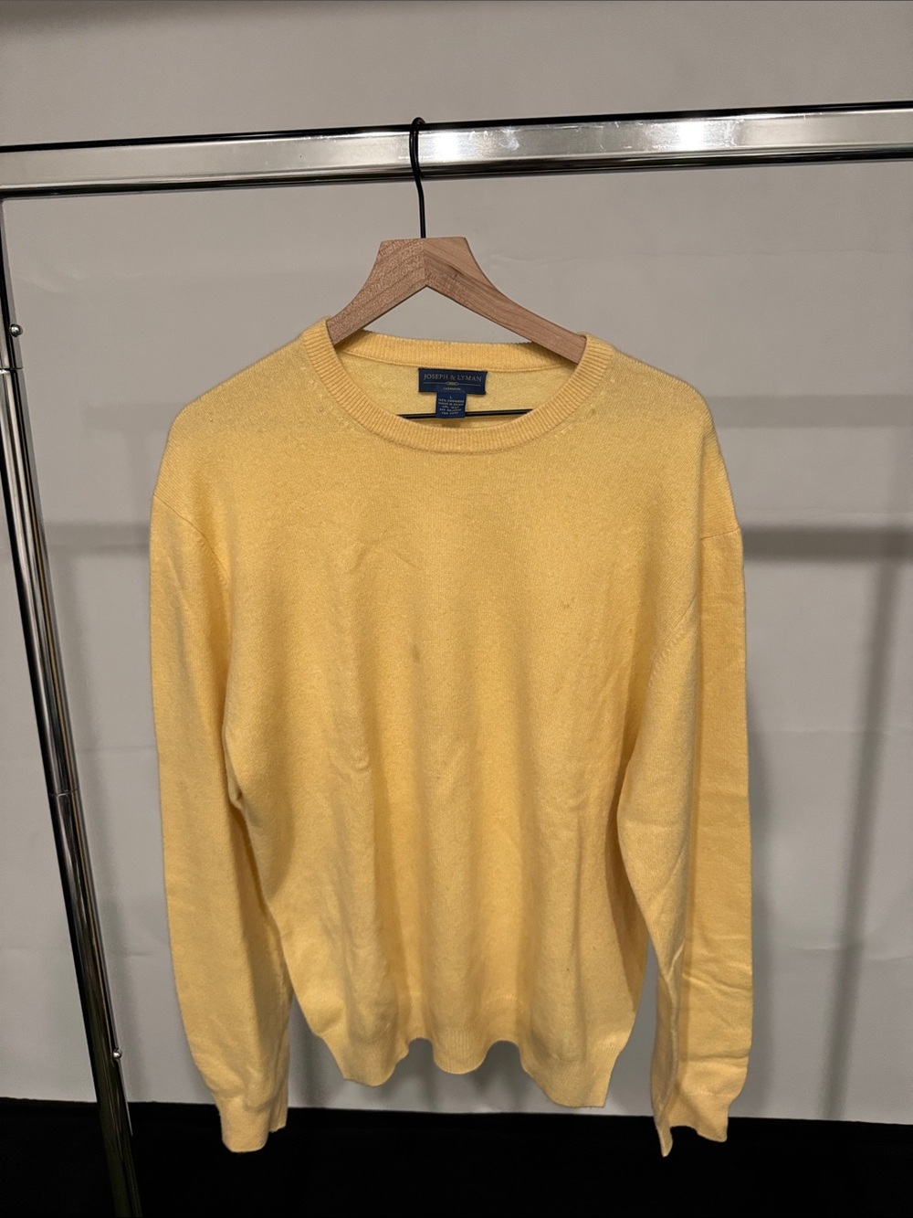 Men's Crewneck Cashmere Sweater in Soft Yellow